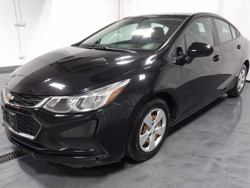 Used 2017 Chevrolet Cruze LS image 3