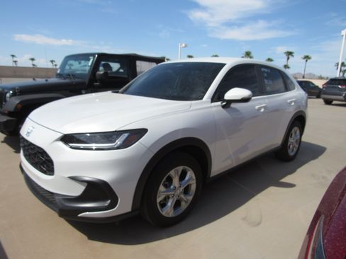 Used 2024 Honda HR-V LX image 1