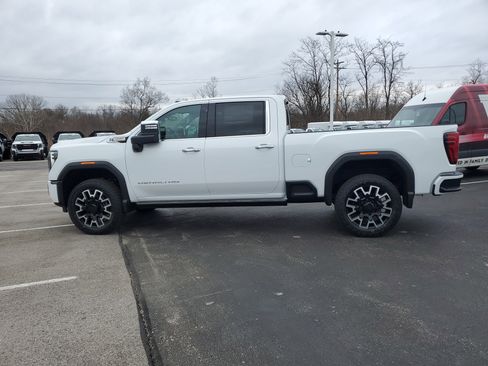 New 2026 GMC Sierra 2500 Denali w/ Denali Reserve Package image 8