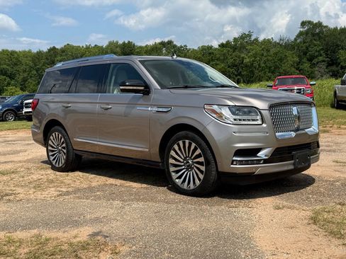 Used 2020 Lincoln Navigator Reserve w/ Equipment Group 201A Reserve RWD image 7