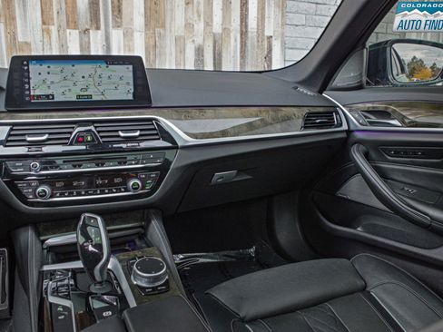 Used 2018 BMW 530i xDrive image 18