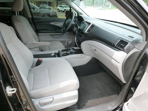 Used 2018 Honda Pilot EX image 11