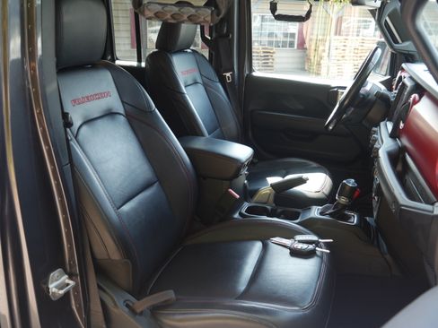 Used 2022 Jeep Gladiator Rubicon w/ LED Lighting Group AWD/4WD image 28