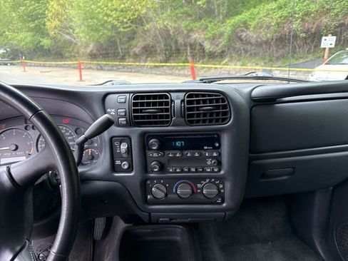 Used 2003 Chevrolet Blazer LS w/ Preferred Equipment Group AWD/4WD image 21