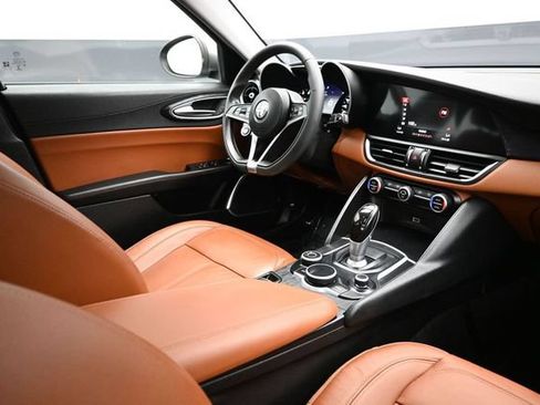 Used 2019 Alfa Romeo Giulia RWD image 20