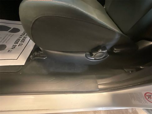 Used 2018 Toyota Tacoma TRD Sport image 13