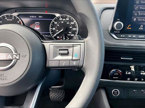 Certified 2023 Nissan Rogue SV FWD image 24