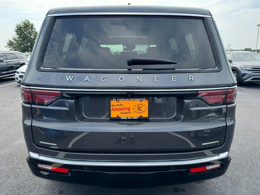 Used 2023 Jeep Wagoneer Series II w/ Premium Group I AWD/4WD image 4