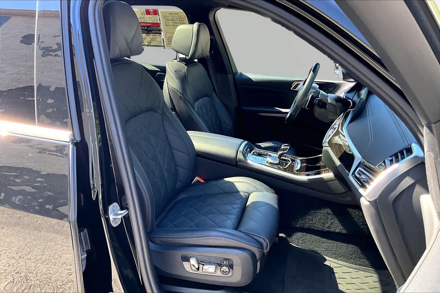 Used 2023 BMW X5 xDrive40i w/ Luxury Seating Package AWD/4WD image 9