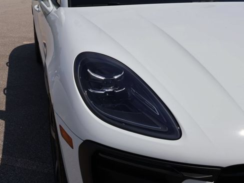 Used 2024 Porsche Macan w/ Premium Plus Package AWD/4WD image 14