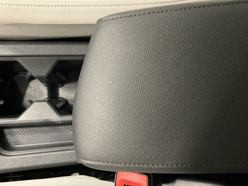 Used 2019 Volkswagen Tiguan SE AWD/4WD image 19