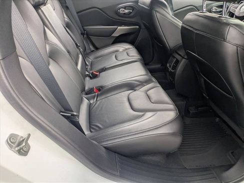 Used 2021 Jeep Cherokee High Altitude AWD/4WD image 18