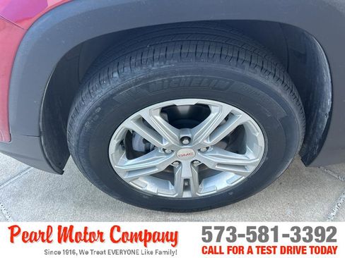 Used 2023 GMC Terrain SLE w/ Driver Convenience Package FWD image 8