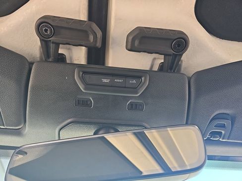 Used 2021 Jeep Gladiator Willys image 30