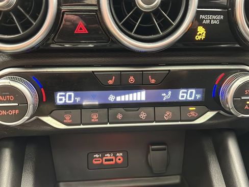 Used 2022 Nissan Sentra SR w/ SR Premium Package FWD image 21
