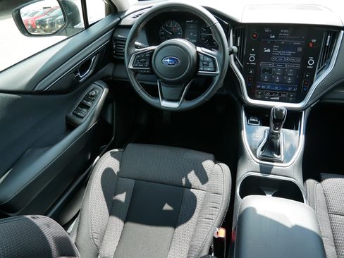 Used 2024 Subaru Outback Premium AWD/4WD image 9