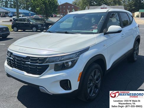 Used 2024 Kia Seltos LX AWD/4WD image 1
