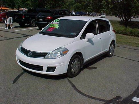 Used 2010 Nissan Versa 1.8 S w/ PWR Plus Pkg image 4