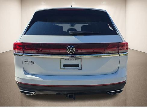 Used 2025 Volkswagen Atlas SE image 6