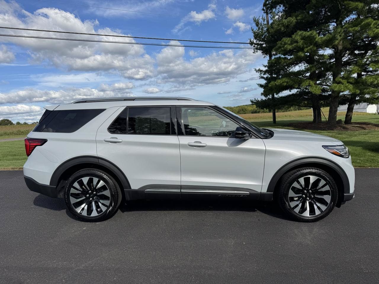 Used 2026 Ford Explorer Platinum w/ LUX Leather Package AWD/4WD image 7
