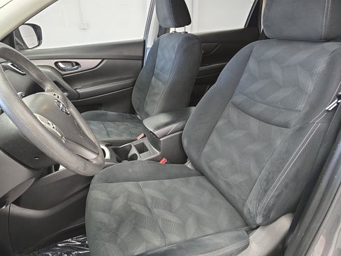 Used 2016 Nissan Rogue SV image 14