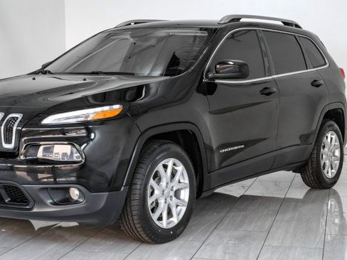 Used 2018 Jeep Cherokee Latitude image 58