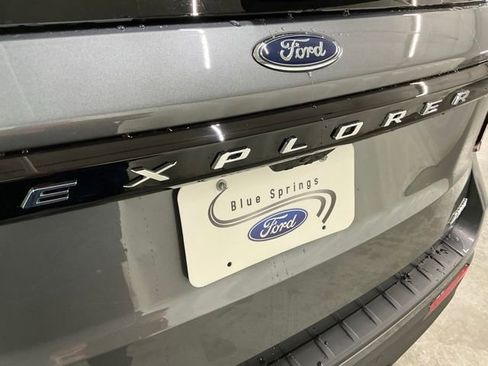New 2026 Ford Explorer Active image 5