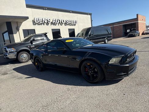 Used 2013 Ford Mustang GT image 4