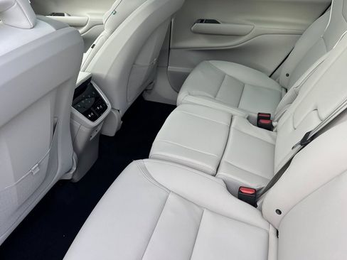 New 2025 Volvo EX90 Ultra image 12