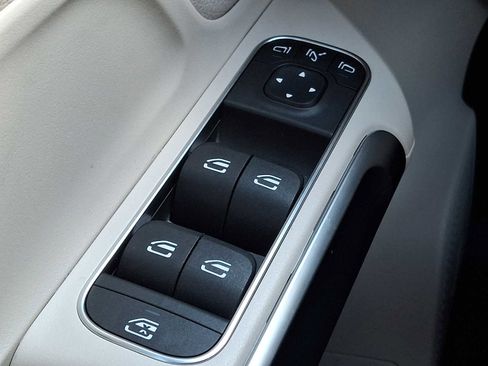 Used 2026 Mercedes-Benz GLB 250 4MATIC image 22