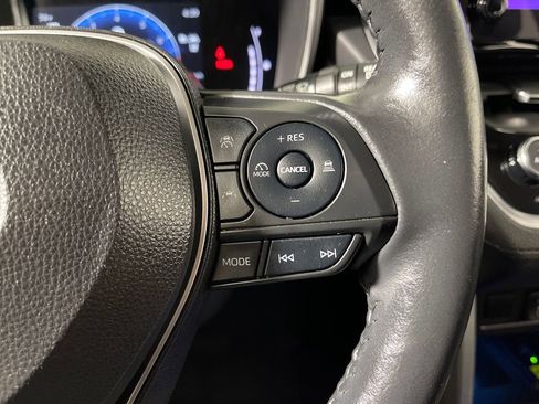 Certified 2023 Toyota Corolla Cross XLE FWD image 27