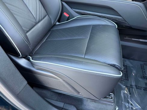 Used 2026 Cadillac Vistiq Platinum w/ LPO, Floor Liner Package AWD/4WD image 15