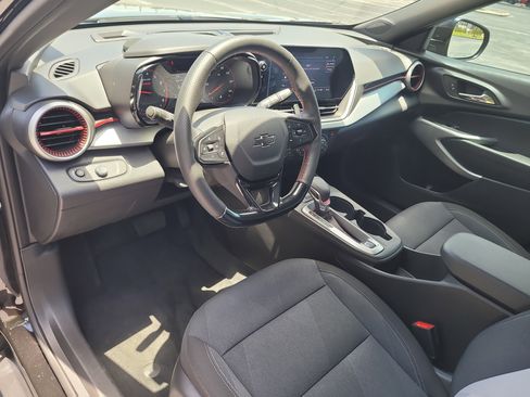 Used 2026 Chevrolet Trax RS FWD image 18