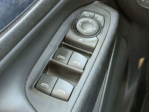 Used 2020 Chevrolet Equinox LT image 24