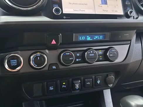 Used 2021 Toyota Tacoma TRD Sport w/ Technology Package AWD/4WD image 10