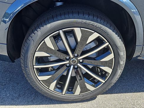 New 2026 Volvo XC90 B6 Plus w/ Protection Package Premier image 19