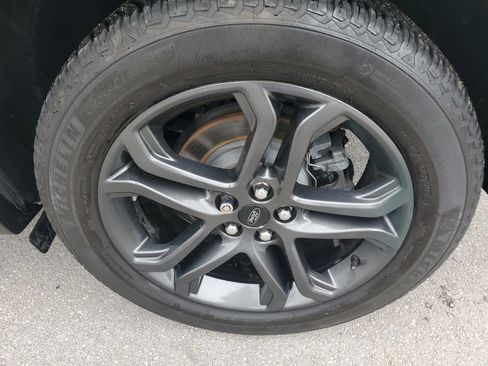 Used 2018 Ford Edge SEL w/ Equipment Group 201A image 30