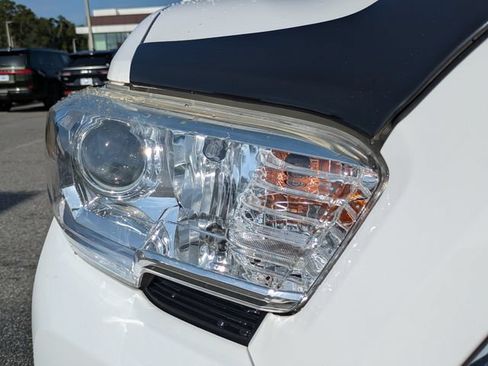 Used 2020 Toyota Tacoma SR5 RWD image 10