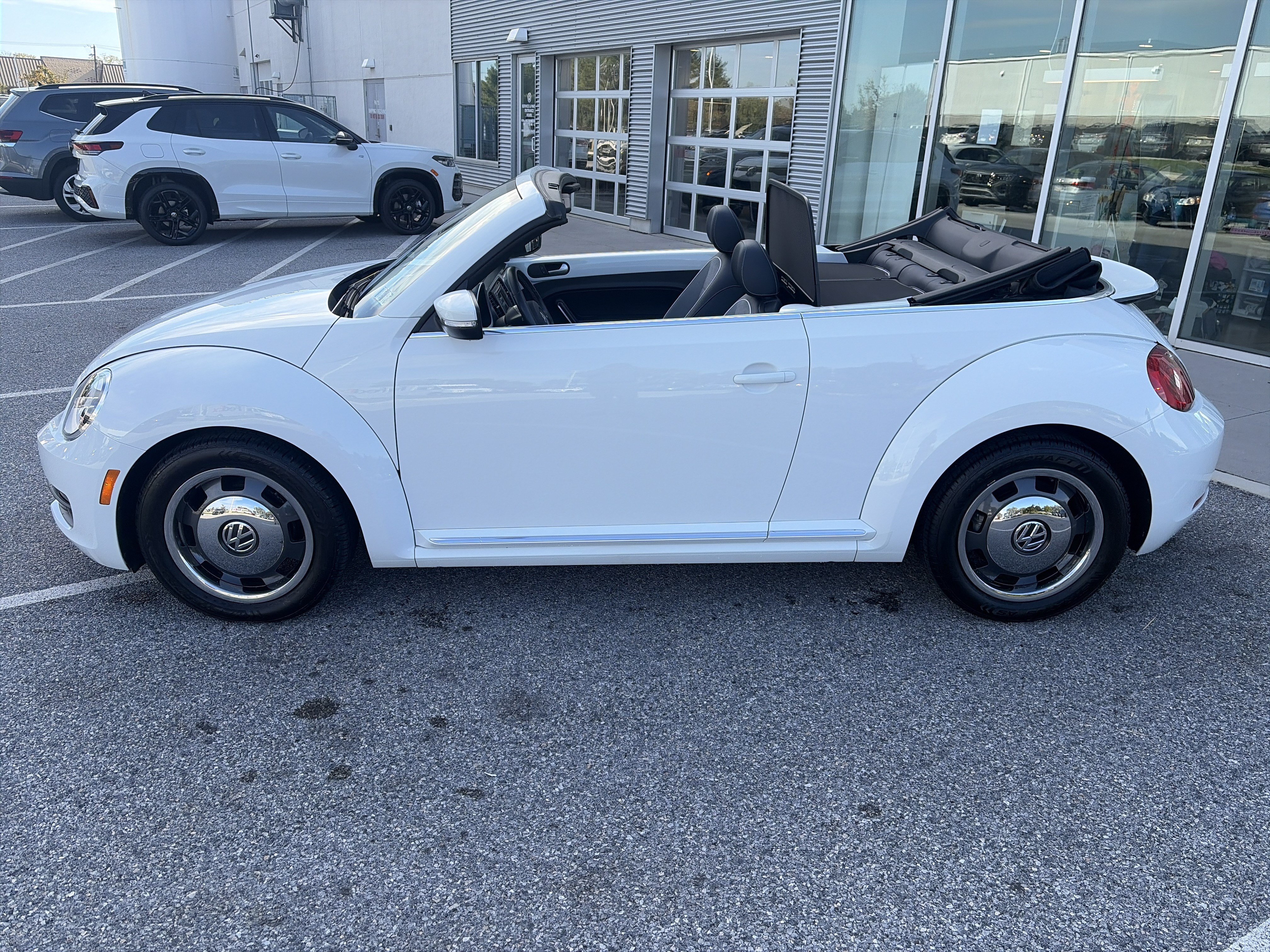 Used 2016 Volkswagen Beetle 1.8T Denim FWD image 8