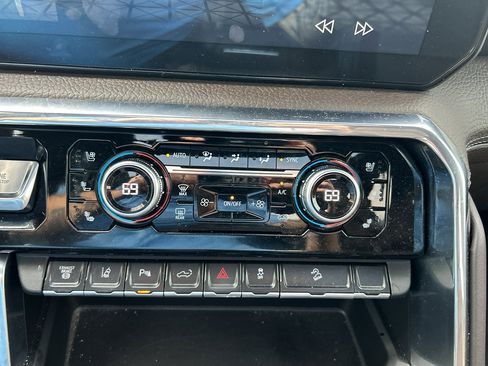 Used 2024 GMC Sierra 2500 Denali w/ Denali Reserve Package image 29