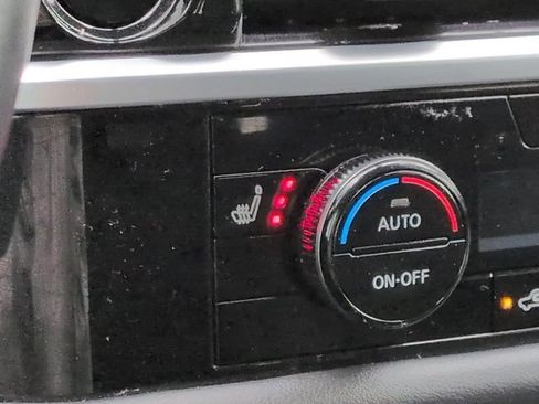 Used 2025 Nissan Pathfinder SV FWD image 22