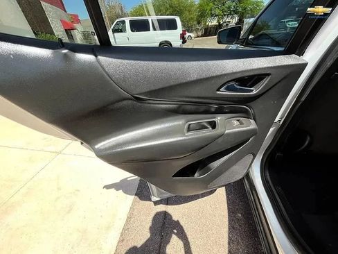 Used 2018 Chevrolet Equinox LT FWD image 11