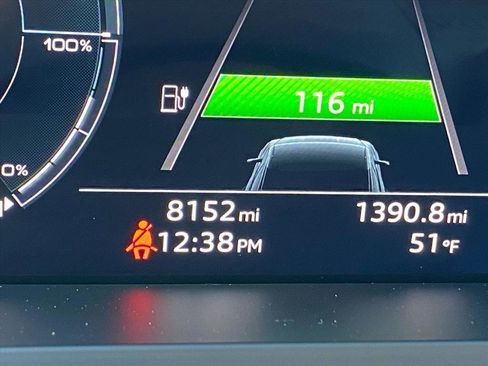 Used 2022 Audi e-tron Premium Plus image 12