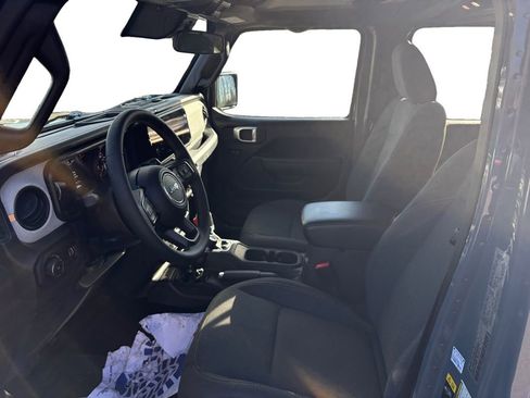 Used 2024 Jeep Wrangler Sport S image 9