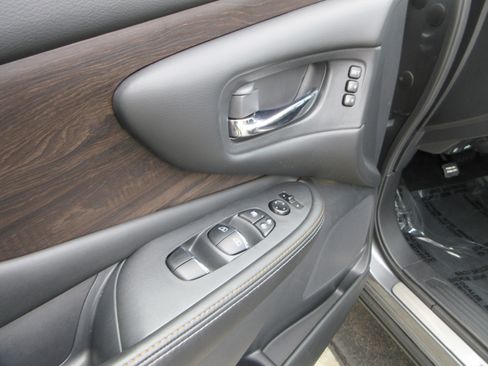 Used 2023 Nissan Murano Platinum w/ Cargo Package image 31