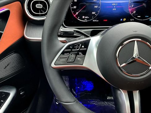 Used 2025 Mercedes-Benz C 300 4MATIC Sedan image 23