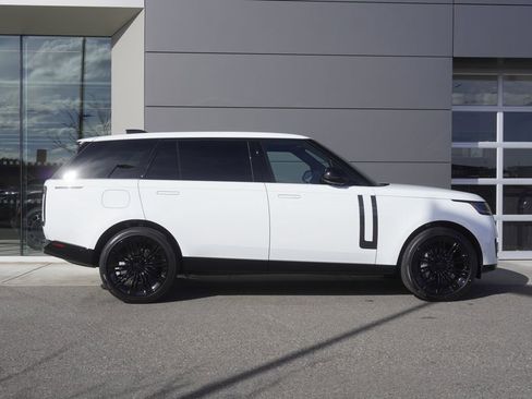 New 2026 Land Rover Range Rover Long Wheelbase SE AWD/4WD image 7