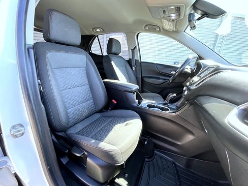 Used 2019 Chevrolet Equinox LT image 16