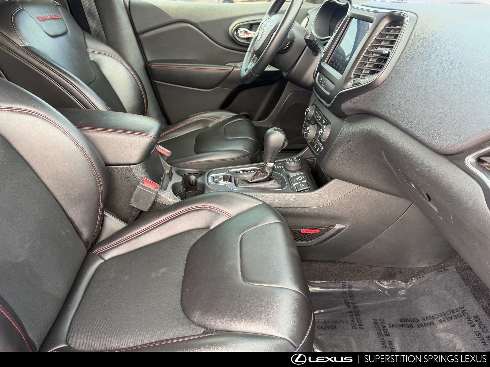 Used 2019 Jeep Cherokee Trailhawk w/ Comfort/Convenience Group AWD/4WD image 13