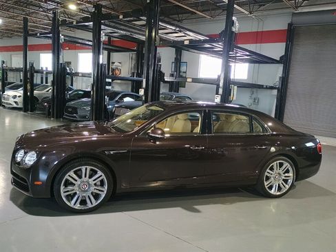 Used 2016 Bentley Flying Spur V8 AWD/4WD image 2